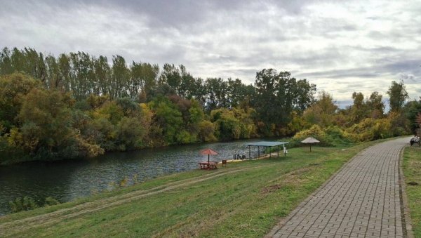 РАЈСКО УЖИВАЊЕ КРАЈ ТАМИША: Постављени активни мобилијари РАЈСКО УЖИВАЊЕ КРАЈ ТАМИША: Постављени активни мобилијари