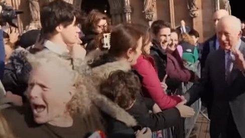 NAPAD NA KRALJA ČARLSA! Skandal ispred katedrale – „Reci istinu o Epstajnu!“ (VIDEO) NAPAD NA KRALJA ČARLSA! Skandal ispred katedrale – „Reci istinu o Epstajnu!“ (VIDEO)