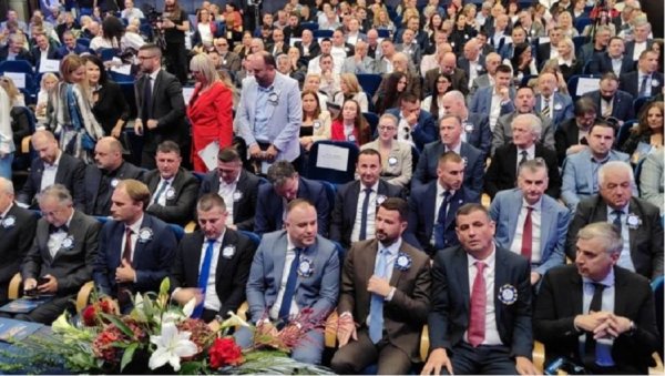 СВЕЧАНА СЕДНИЦА ПОВОДОМ ДАНА  ХЕРЦЕГ НОВОГ: Град визије и напретка СВЕЧАНА СЕДНИЦА ПОВОДОМ ДАНА  ХЕРЦЕГ НОВОГ: Град визије и напретка