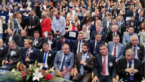 SVEČANA SEDNICA POVODOM DANA  HERCEG NOVOG: Grad vizije i napretka SVEČANA SEDNICA POVODOM DANA  HERCEG NOVOG: Grad vizije i napretka