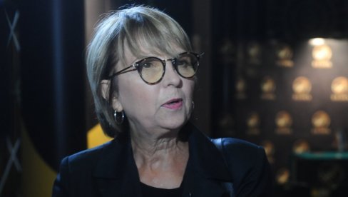 OTIŠLA SI TIHO Preminula najstarija sestra Bilje Krstić, pevačica skrhana bolom: Jutro bez nje, slike se samo ređaju OTIŠLA SI TIHO Preminula najstarija sestra Bilje Krstić, pevačica skrhana bolom: Jutro bez nje, slike se samo ređaju