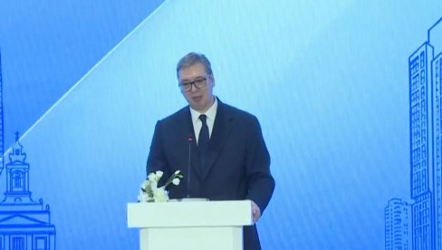 VUČIĆ SE OBRAĆA NA POSLOVNOM FORUMU U TAŠKENTU: Uzbekistanci predsedniku Srbije i našoj delegaciji dobrodošlicu poželeli na srpskom VUČIĆ SE OBRAĆA NA POSLOVNOM FORUMU U TAŠKENTU: Uzbekistanci predsedniku Srbije i našoj delegaciji dobrodošlicu poželeli na srpskom