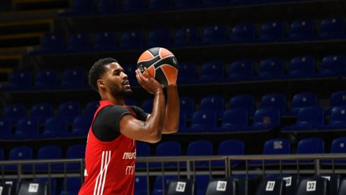 BATLER NIJE MOGAO DA VERUJE GDE JE DOŠAO! NBA pojačanje Zvezde dan posle prve utakmice crveno-belih na kojoj je bio BATLER NIJE MOGAO DA VERUJE GDE JE DOŠAO! NBA pojačanje Zvezde dan posle prve utakmice crveno-belih na kojoj je bio