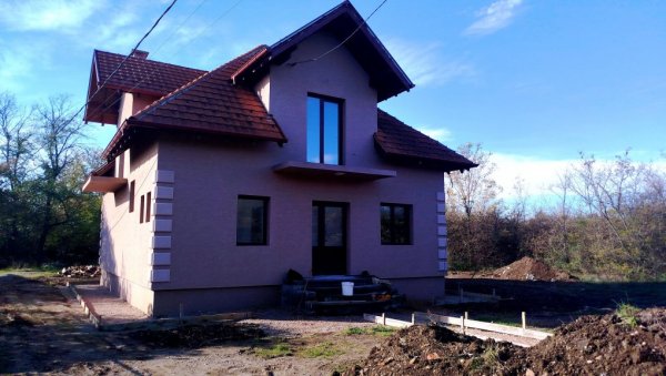 ДОМ ЗА ЛОВЦЕ НАКОН ВИШЕ ОД ВЕКА: Настављени радови на објекту ловачког удружења на Карађорђевом брду