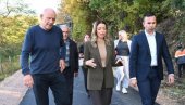 MESAROVIĆ U POSETI MIONICI: Posetila fabriku vode, obišla radove na asfaltiranju puta u Berkovcu, razgovarala sa privrednicima i
