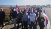 ГРУПА БРОЈЧАНО РАСТЕ ИЗ ДАНА У ДАН: Срби са Косова и Метохије који пешаче ка Новом Саду наставили јутрос свој пут из Краљева (ФОТО) ГРУПА БРОЈЧАНО РАСТЕ ИЗ ДАНА У ДАН: Срби са Косова и Метохије који пешаче ка Новом Саду наставили јутрос свој пут из Краљева (ФОТО)