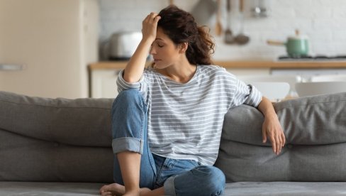 АКО ПРИМЕЋУЈЕТЕ ОВЕ СИМПТОМЕ МОЖДА ПАТИТЕ ОД НЕДОСТАТКА ЦИНКА: Мали минерал који има велику моћ АКО ПРИМЕЋУЈЕТЕ ОВЕ СИМПТОМЕ МОЖДА ПАТИТЕ ОД НЕДОСТАТКА ЦИНКА: Мали минерал који има велику моћ