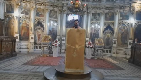 У САБОРНОМ ХРАМУ У НОВОМ САДУ ПОЧЕЛА ЛИТУРГИЈА: Следи парастос за страдале у паду надстрешнице У САБОРНОМ ХРАМУ У НОВОМ САДУ ПОЧЕЛА ЛИТУРГИЈА: Следи парастос за страдале у паду надстрешнице