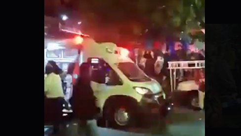 ХОРОР НА ДАН МРТВИХ, ГРАЂАНИ У ПАНИЦИ БЕЖАЛИ СА ЛИЦА МЕСТА: Градоначелник изрешетан пред људима у центру града (ВИДЕО) ХОРОР НА ДАН МРТВИХ, ГРАЂАНИ У ПАНИЦИ БЕЖАЛИ СА ЛИЦА МЕСТА: Градоначелник изрешетан пред људима у центру града (ВИДЕО)