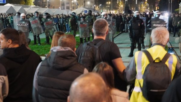 ОРГАНИЗАТОРИ БЛОКАДА У КОНТАКТУ СА ПРЕДСТАВНИЦИМА АМЕРИЧКЕ АМБАСАДЕ Вучић: Држава Србија ће остати самостална и независна