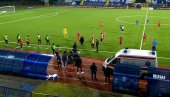 TRENERU SRCE PUKLO NA STADIONU! Očevici za Novosti: Žižović je pocrneo i pre nego što je dojurila hitna pomoć!