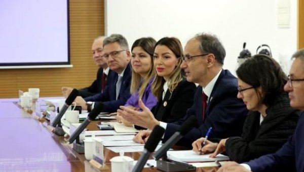 НАЈБОЉИ МОСТ САРАДЊЕ СРБИЈЕ И КИНЕ Месаровић: Акценат ћемо ставити на што већи број студентских размена