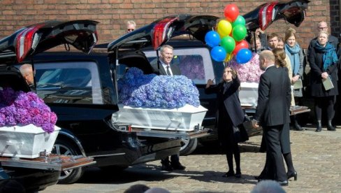 ДАНСКОМ МИЛИЈАРДЕРУ СЕ ЦЕО СВЕТ СРУШИО У ЈЕДНОМ ДАНУ: Изгубио троје деце у терористичком нападу