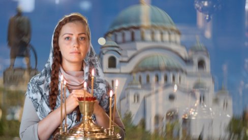 VEČERAS U PONOĆ OBAVEZNO URADITE OVO: Privlači sreću i ljubav, a posebno je važno za neudate devojke