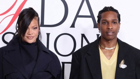 RIJANA SE POJAVILA PRVI PUT NA CRVENOM TEPIHU NAKON 3. POROĐAJA: I njen partner oduševio - bolje stilizovan par nećete videti