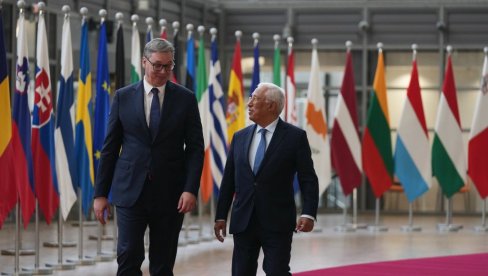 ВУЧИЋ СЕ ОБРАЋА ИЗ БРИСЕЛА (ВИДЕО)