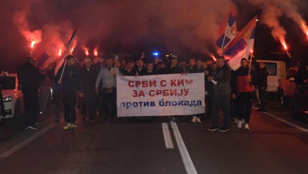 ДОМАЋИНСКИ ДОЧЕК У МЕЉАКУ ЗА ПЕШАКЕ ХЕРОЈЕ: На овај пут смо кренули да покажемо да смо за слогу и мир и нашу државу Србију (ФОТО)