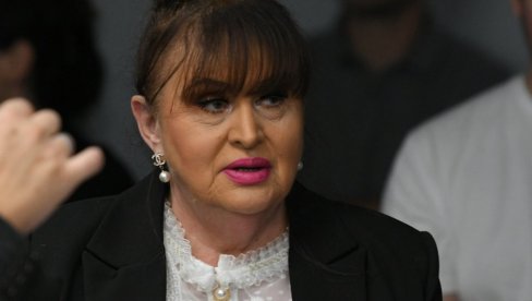 НАДА МАЦУРА ПОТПИСАЛА УГОВОР СА МИТРОВИЋЕМ Понуда је била добра