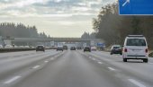 ИМАЛИ ОДНОСЕ У АУТУ ПРИ БРЗИНИ ОД 140 КМ/Х: Несвакидашњи инцидент на ауто-путу