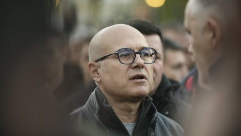 САМО ДА НАМ ТРАКЕ ПОДЕЛЕ, КО ЋЕ ЖУТЕ, КО ПЛАВЕ! Вучевић оштро реаговао на поступке Клеутове и Ђокића