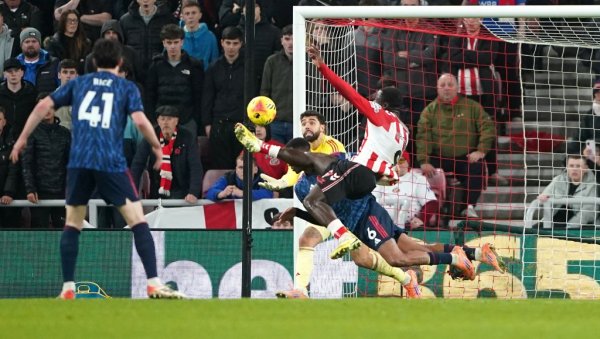 КИКС АРСЕНАЛА У ПРЕМИЈЕР ЛИГИ: Сандерленд у надокнади шокирао тобџије