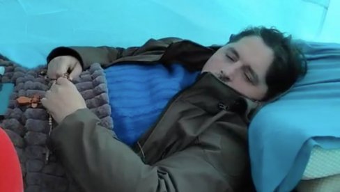 БЛОКАДЕРИМА ПОСЛАО ВАЖНУ ПОРУКУ: Данас је 10. дан како Угљеша Мрдић штрајкује глађу (ВИДЕО)