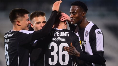 PARTIZAN PRESTIGAO ZVEZDU! Crno-beli u sablasnom meču dobili Novi Pazar i izbili na prvo mesto Superlige Srbije (FOTO/VIDEO)