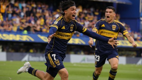 БОМБОЊЕРА НА НОГАМА: Бока јуниорс победила највећег ривала у Суперкласику