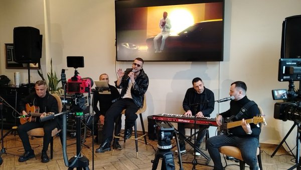 МАГЛА БЕНД ПРАВИ ПРВИ ВЕЛИКИ СОЛИСТИЧКИ КОНЦЕРТ: Владан Савић све открио - Сан који нисам смео наглас да сањам (ФОТО)