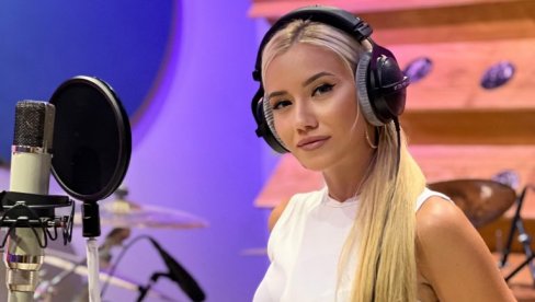 VIDIMO SE MOŽDA U DRUGOJ SEZONI: Žena poznatog pevača odbila grčki šou program (FOTO)