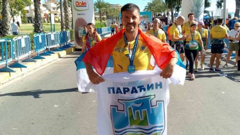 PARAĆINAC NA POLUMARATONU U ŠPANIJI: Saša Petrović ne posustaje u svojoj misiji (FOTO)