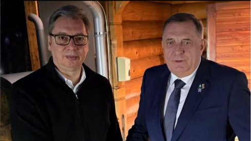 ВУЧИЋ СА ДОДИКОМ: Добар разговор о свим важним регионалним и питањима од значаја за будућност српског народа (ФОТО)