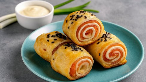 ROLNICE SA SLANINOM U TORTILJI: Hrskavo, kremasto i neodoljivo u svakom zalogaju!