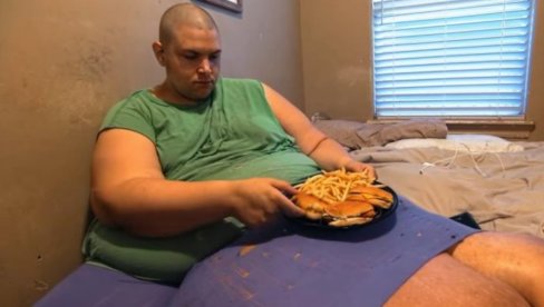 SMRŠAO 300 KILOGRAMA: Devojka ga ostavila kada je imao 408