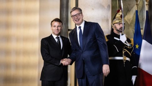 BORIO SAM SE ZA INTERESE NAŠE ZEMLJE Vučić tri sata razgovarao sa Makronom u Parizu (VIDEO)