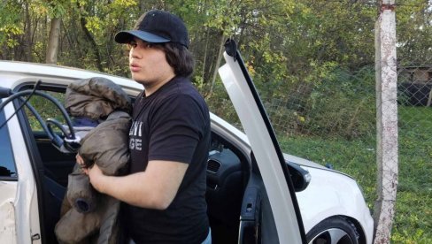 HTELI SMO DA IZBEGNEMO SUDAR, PA SMO UDARILI U ŽENE: Suvozač iz golfa, tvrdi da ih je isekao drugi auto na Banjici (FOTO/VIDEO)