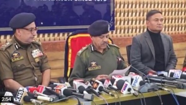 ДЕЛОВИ ТЕЛА ЛЕТЕЛИ 200 МЕТАРА ДАЉЕ: Стравична експлозија у индијском делу Кашмира - Велики број мртвих и рањених (ВИДЕО)