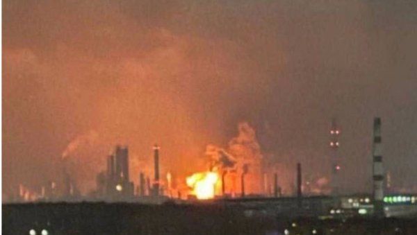 ЖЕСТОК УДАР НА РУСИЈУ: Гори рафинерија нафте, погођена радарска станица и руско особље (ВИДЕО)