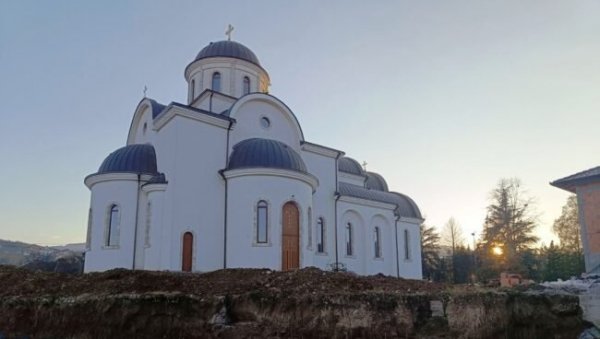 УМИВАЊЕ БАЈИНЕ БАШТЕ: Уређује се простор око Цркве Светог Саве