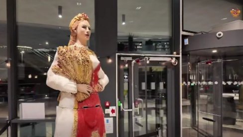 KIKINĐANKA U NORVEŠKOJ: Naša delegacija poklonila skulpturu bratskom Narviku