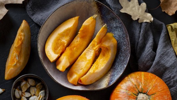 КУВАНА БУНДЕВА С МЕДОМ: Заборављена старинска посластица са топлим укусом детињства