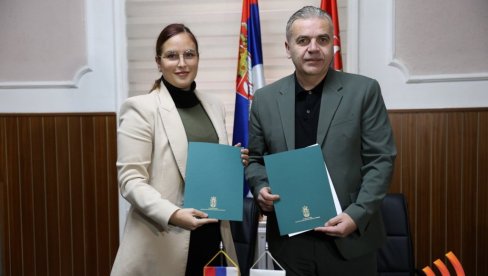 KAMION ZA SAKUPLJANJE OTPADA NA KORIŠĆENJE OPŠTINI: Ministarka Pavkov u Sečnju