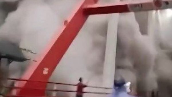 ВЕЛИКА УЗБУНА: Евакуација више од 900 људи после ерупције вулкана Семеру (ВИДЕО)