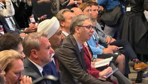 ВУЧИЋ НА ПОСЛОВНОЈ КОНФЕРЕНЦИЈИ BUILDING FUTURES (ВИДЕО)