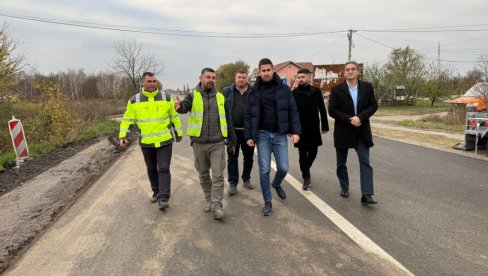 МОДЕРАН И БЕЗБЕДНИЈИ ПУТ ОД СОМБОРА ДО КЉАЈИЋЕВА: Завршена свеобухватна реконструкција једне од најоптерећијих деоница у том крају