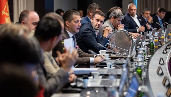 НАГРАДА ЗА АНТИСРПСКУ ПОЛИТИКУ:  Како је Влада Црне Горе одлучила да расподели новац из буџета за следећу годину