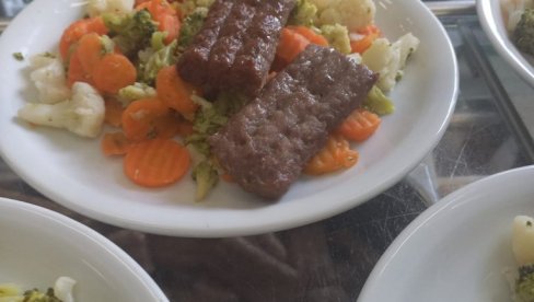 ШТА ЈЕ НА МЕНИЈУ У СТУДЕНТСКОЈ МЕНЗИ У НОВОМ САДУ: Ево шта једу студенти у том граду