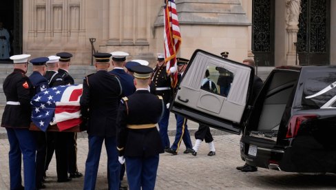 BEZ TRAMPA I VENSA: Počela sahrana Čejnija uz mnogobrojne visoke zvanice (FOTO)