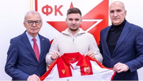 ЗБОГ ОВОГ ПОТЕЗА ГА ЈЕ ДОВЕЛА ЗВЕЗДА: Нови фудбалер црвено-белих у мајици са ликом генерала Павковића дошао на промоцију на Маракани