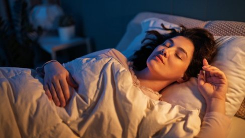 ZASPITE ČIM STAVITE GLAVU NA JASTUK? Mnogi misle da je to dobro, ali evo šta sve može da znači